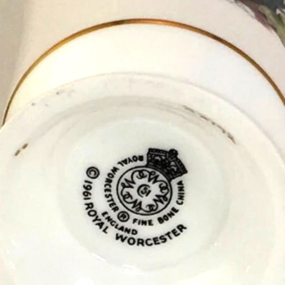 Royal Worchester Alpine Flowers Bone China Coffee Tea Cups - Picture 5 of 5